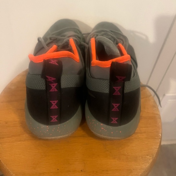 Nike Gray and Orange Athletic Shoes with Sleek Design - Picture 2 of 7